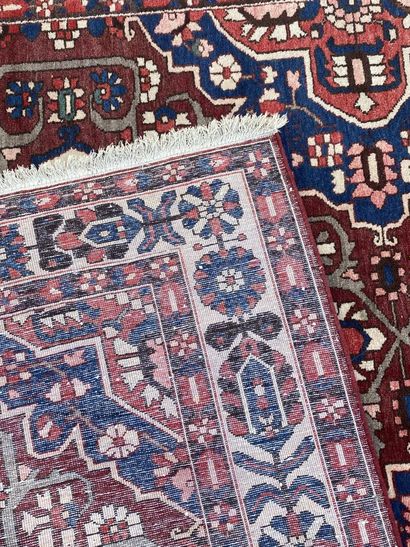PERSIA 
Wool carpet decorated with flowers...