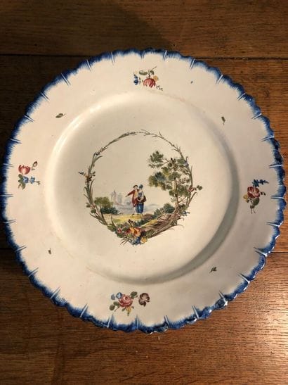 SCEAUX, Duke of Penthièvre, 18th century
Soft-paste...
