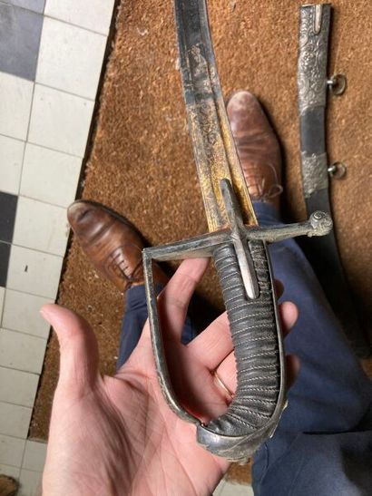 CAVALERIE SABRE with curved, one-third acid-etched...