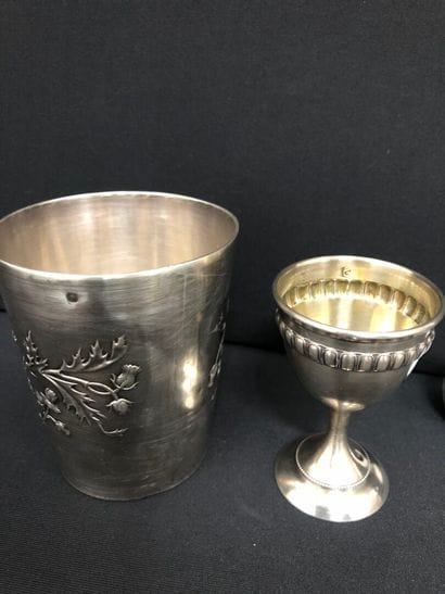 LOT OF SILVER including :
Timbale with leafy...