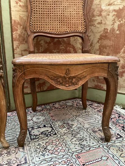DEUX CHAISES cannées d'époque Louis XV
A...
