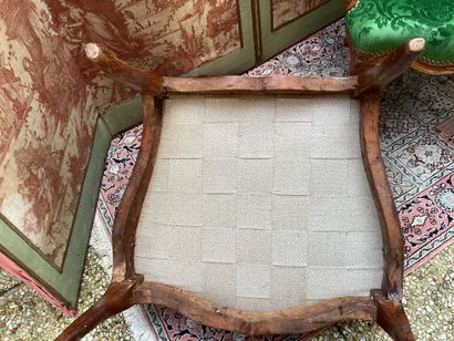 DEUX FAUTEUILS en bois naturel mouluré d'époque...