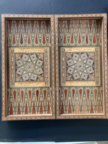 SYRIA - 20th century : 
Backgammon box with...