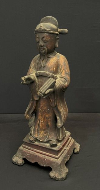 CHINA - Qing period: 
DIGNITARY in gold and...