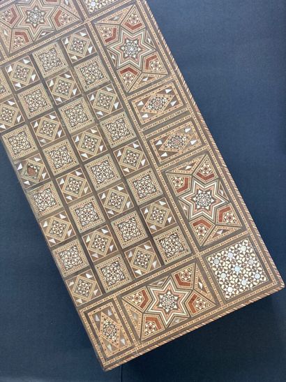 SYRIA - 20th century : 
Backgammon box with...