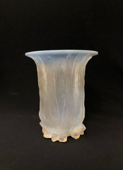 RENÉ LALIQUE (1860-1945)
Eucalyptus