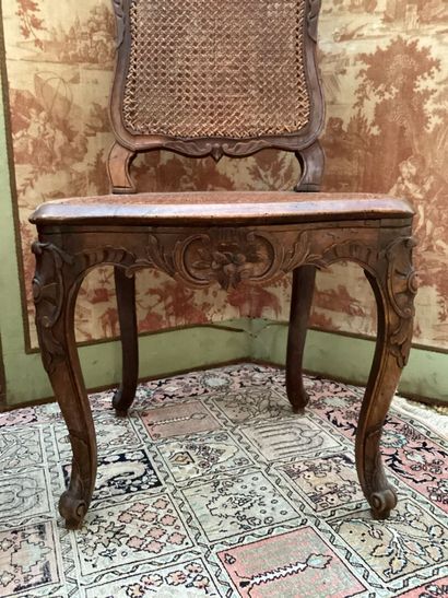 PAIRE DE CHAISES cannées d'époque Louis XV
A...