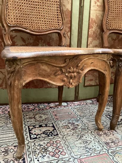 DEUX CHAISES cannées d'époque Louis XV
A...