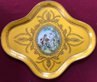 In the taste of SEVRES:
Porcelain 