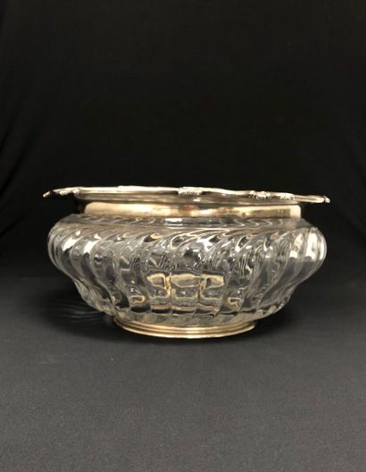 BACCARAT (before 1936). 
Large crystal goblet...