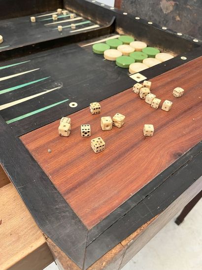 TABLE dite TRIC TRAC en bois et placage ouvrant...