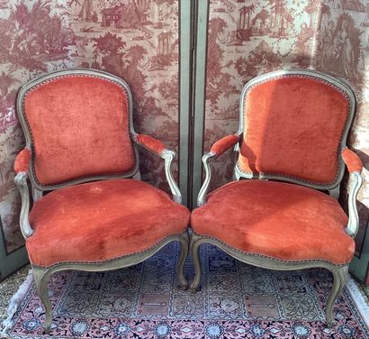 PAIRE DE FAUTEUILS à dossier plat en bois...
