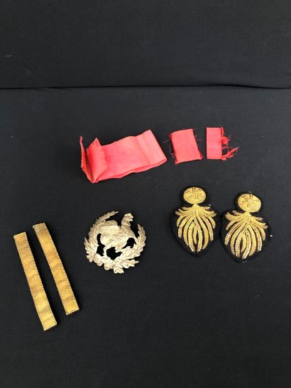 LOT of military insignia including braids,...