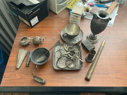 LOT IN METAL AND SILVER including: a scabbard...