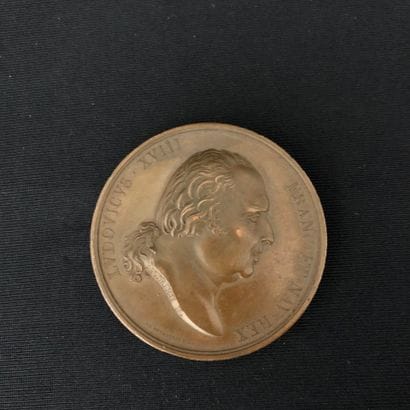 Bronze MEDAL from the reign of Louis XVIII.
Triumphal...