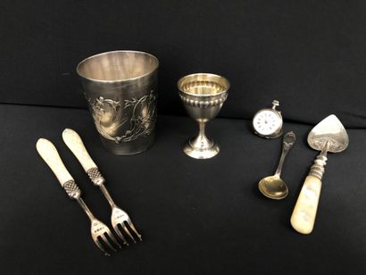 LOT OF SILVER including :
Timbale with leafy...