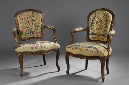 PAIRE DE FAUTEUILS - Estampillé L.M. LEFEVRE...