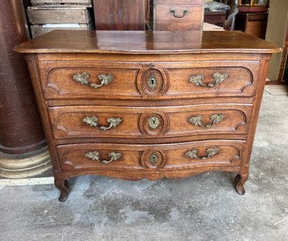 COMMODE en chêne naturel mouluré de la fin...