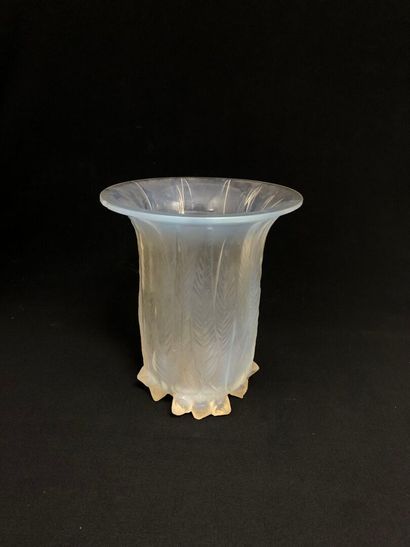 RENÉ LALIQUE (1860-1945)
Eucalyptus