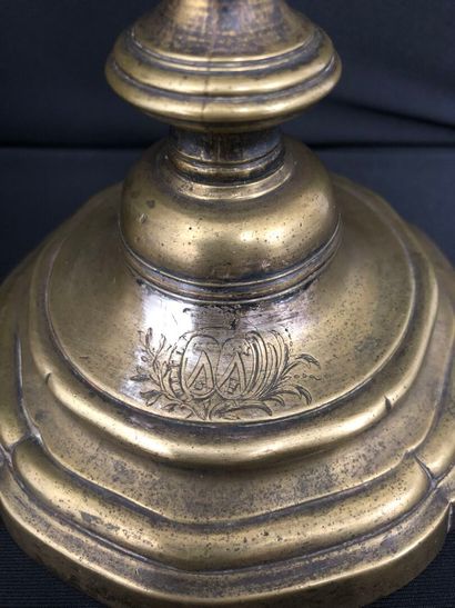 PAIRE DE BOUGEOIRS, d'époque Louis XV, en...