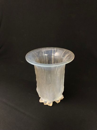 RENÉ LALIQUE (1860-1945)
Eucalyptus