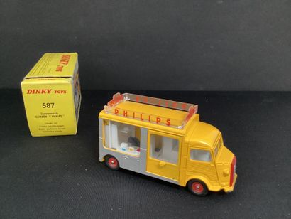 DINKY TOYS :
Camionnette Citroën 
