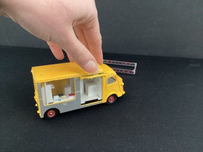 DINKY TOYS:
Citroën 1200K truck, advertising...