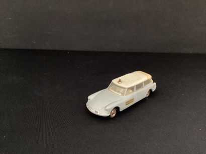 DINKY TOYS :
Ambulance Citroën ID 19 station...