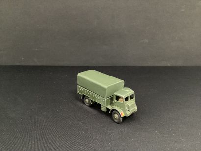 DINKY TOYS :
Camion Bedford 44, bâche tôle
Army...