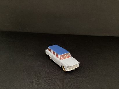DINKY TOYS:
Fiat 1800 station wagon, sky...
