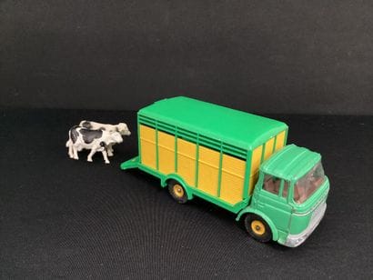 DINKY TOYS :
Camion Berliet GAK, vert et...