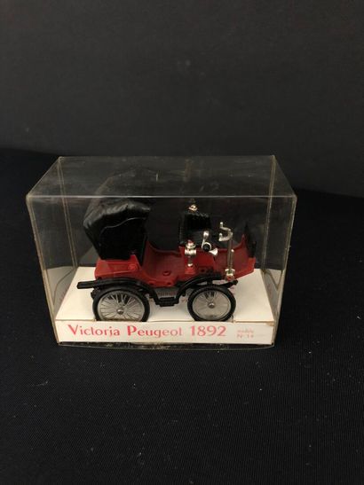 MINIALUXE :
Oldsmobile, 1902, Curved Dask...