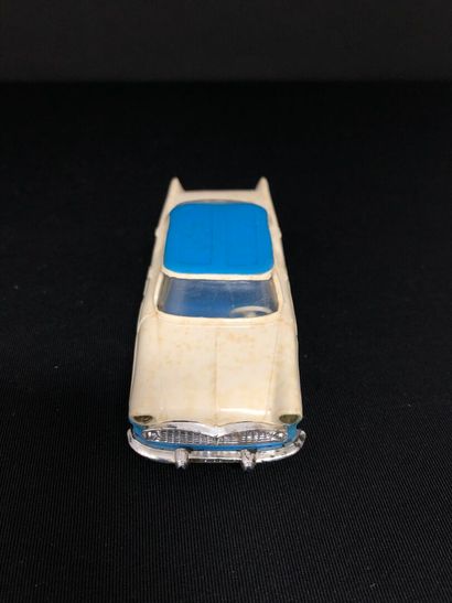NOREV :
Simca Chambord, two-tone blue and...