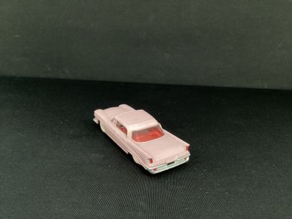 DINKY TOYS:
Chrysler Saratoga, pink, red...