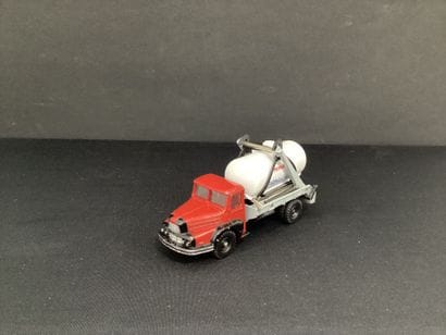 DINKY TOYS :
Camion unic multibenne avec...