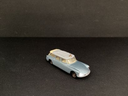 DINKY TOYS :
Ambulance Citroën ID 19 break,...