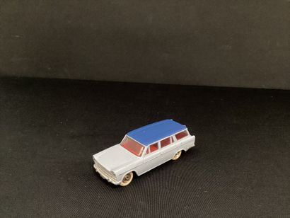 DINKY TOYS:
Fiat 1800 station wagon, sky...