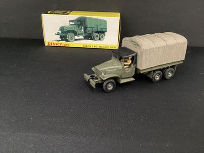 DINKY TOYS : 
Camion G.M.C. Militaire Bâché.
Hayon...