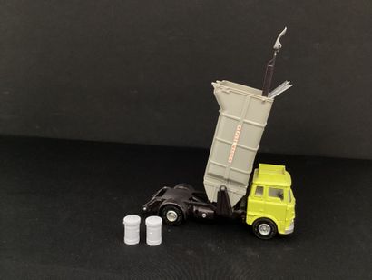 DINKY TOYS :
Camion Benford refuse wagon,...