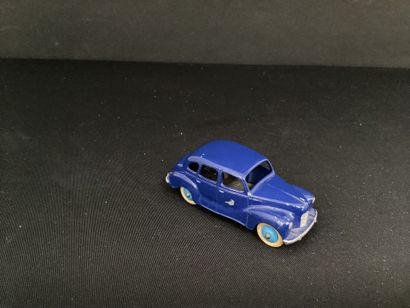 DINKY TOYS :
Austin Devon, bleu.
Sans glaces.
Sans...