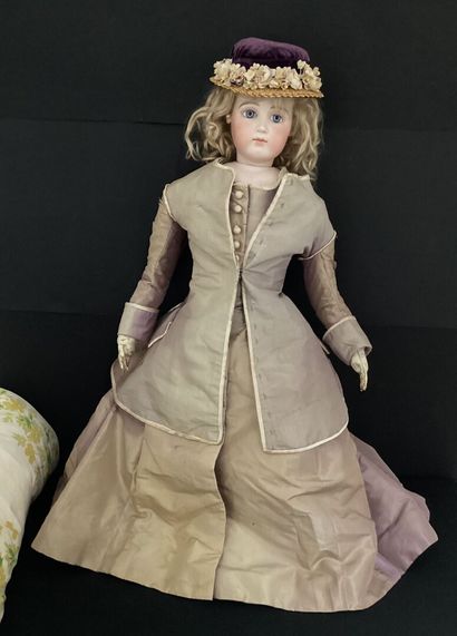 POUPEE de mode de type Parisienne, tête et...