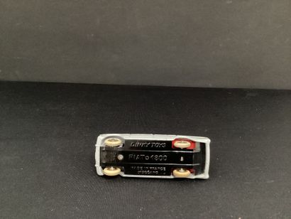 DINKY TOYS :
Fiat 1800 break grise, intérieur...