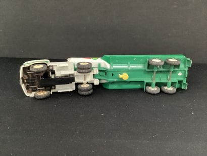 DINKY SUPERTOYS :
Camion 