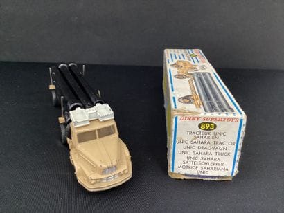 DINKY SUPERTOYS :
Tracteur Unic Saharien,...