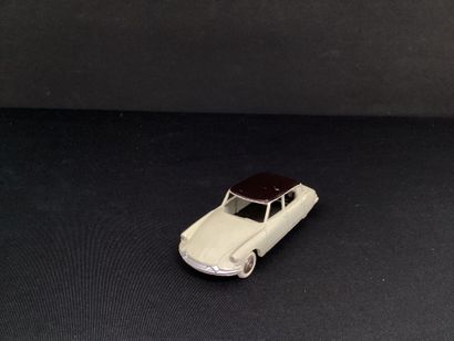DINKY TOYS :
Citroën DS 19 beige and black...