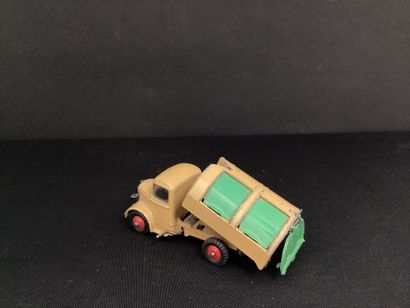 DINKY TOYS :
Camion Bedford poubelle, benne...