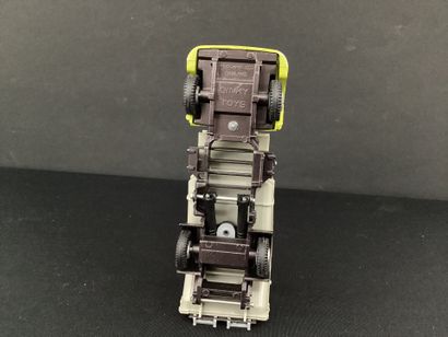 DINKY TOYS :
Camion Benford refuse wagon,...