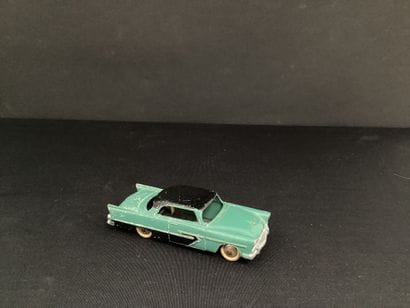 DINKY TOYS:
Plymouth 
