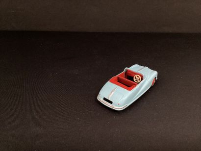 DINKY TOYS :
Austin Atlantic, convertible,...