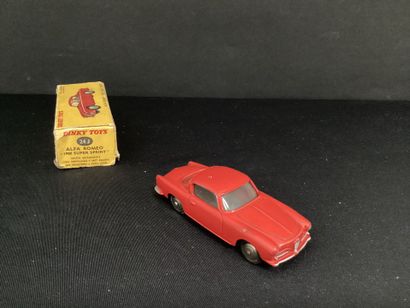 DINKY TOYS:
Alfa Romeo 1900, super sprint,...